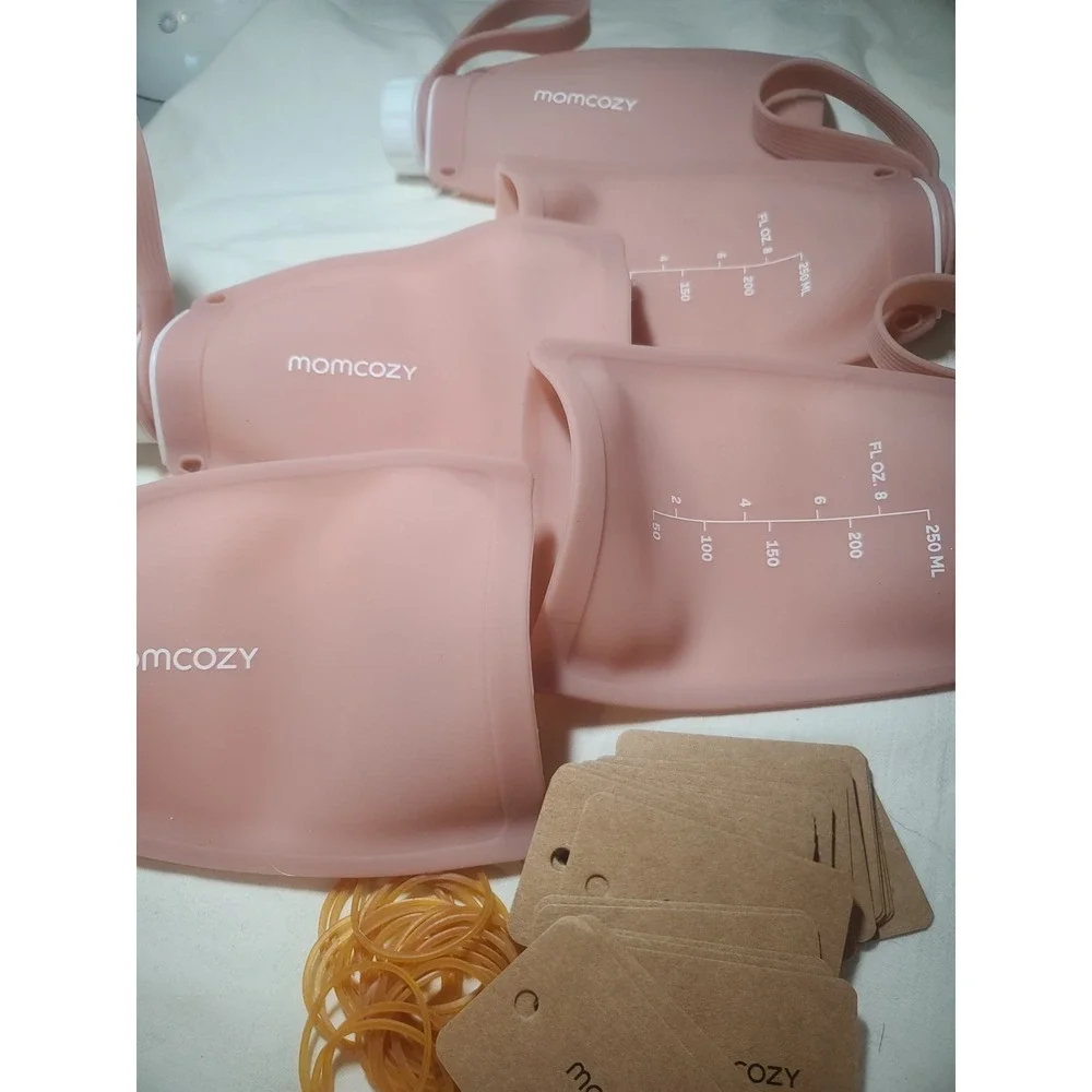 Momcozy Reusable Silicone Breastmilk Storage Bags 8.5oz 250ml 5 Pack Pink Unused